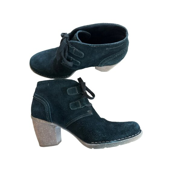 Clarks Black Suede Ankle Booties Size 10 Women's Heeled Tie Boots Carleta Lyon - Picture 1 of 8